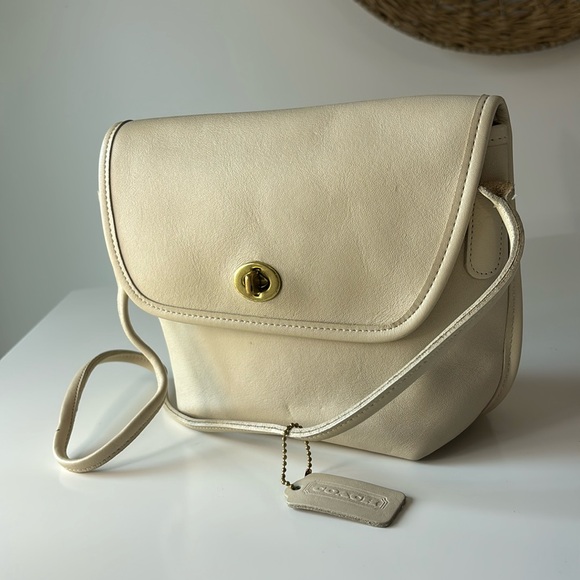 Coach | Vintage Quincey #9919 in Bone - Picture 4 of 15